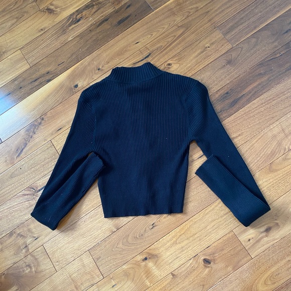 Garage cropped long sleeve with zip up - Picture 2 of 3
